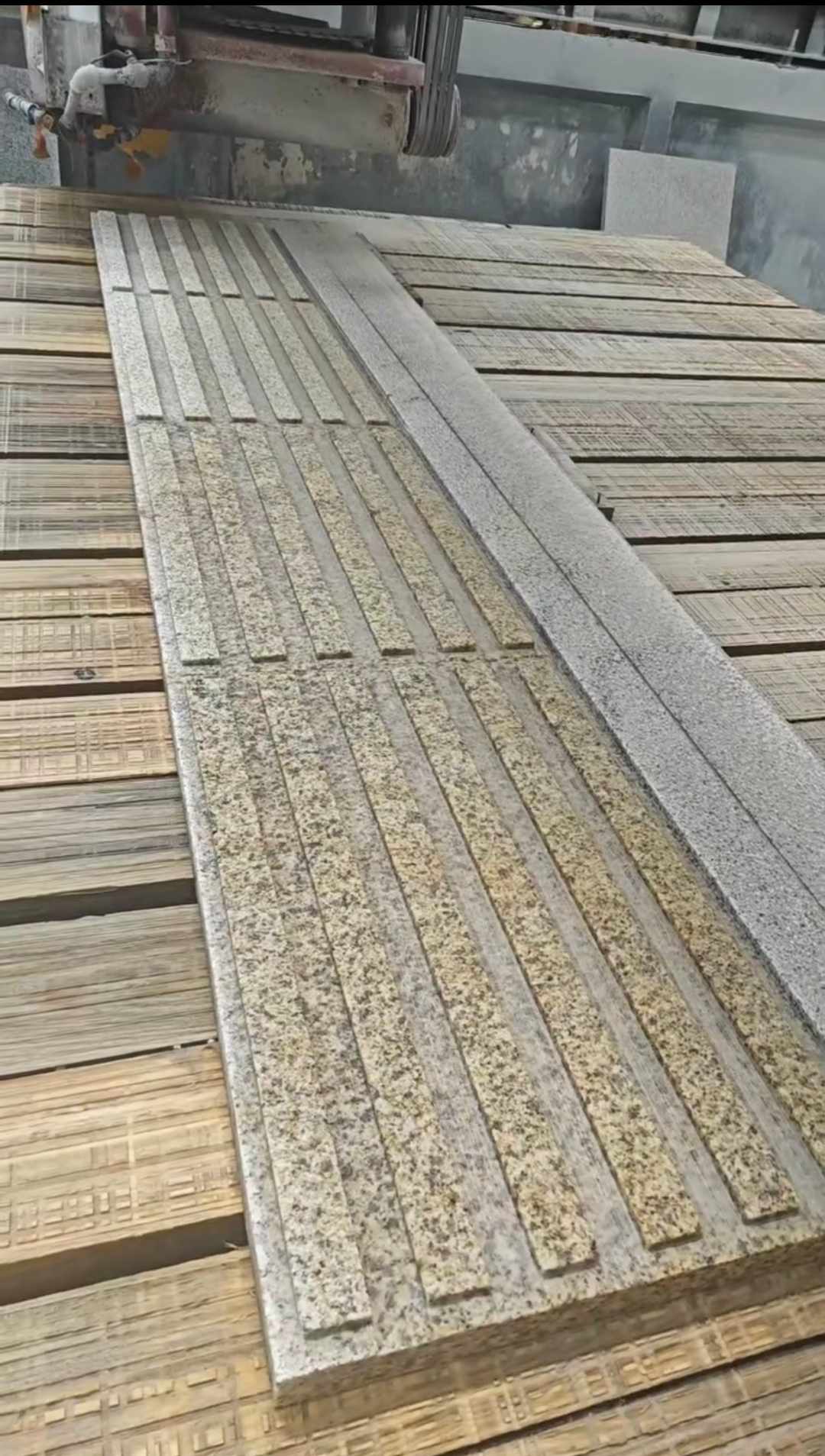 廊坊黄金麻盲道石 盲条
