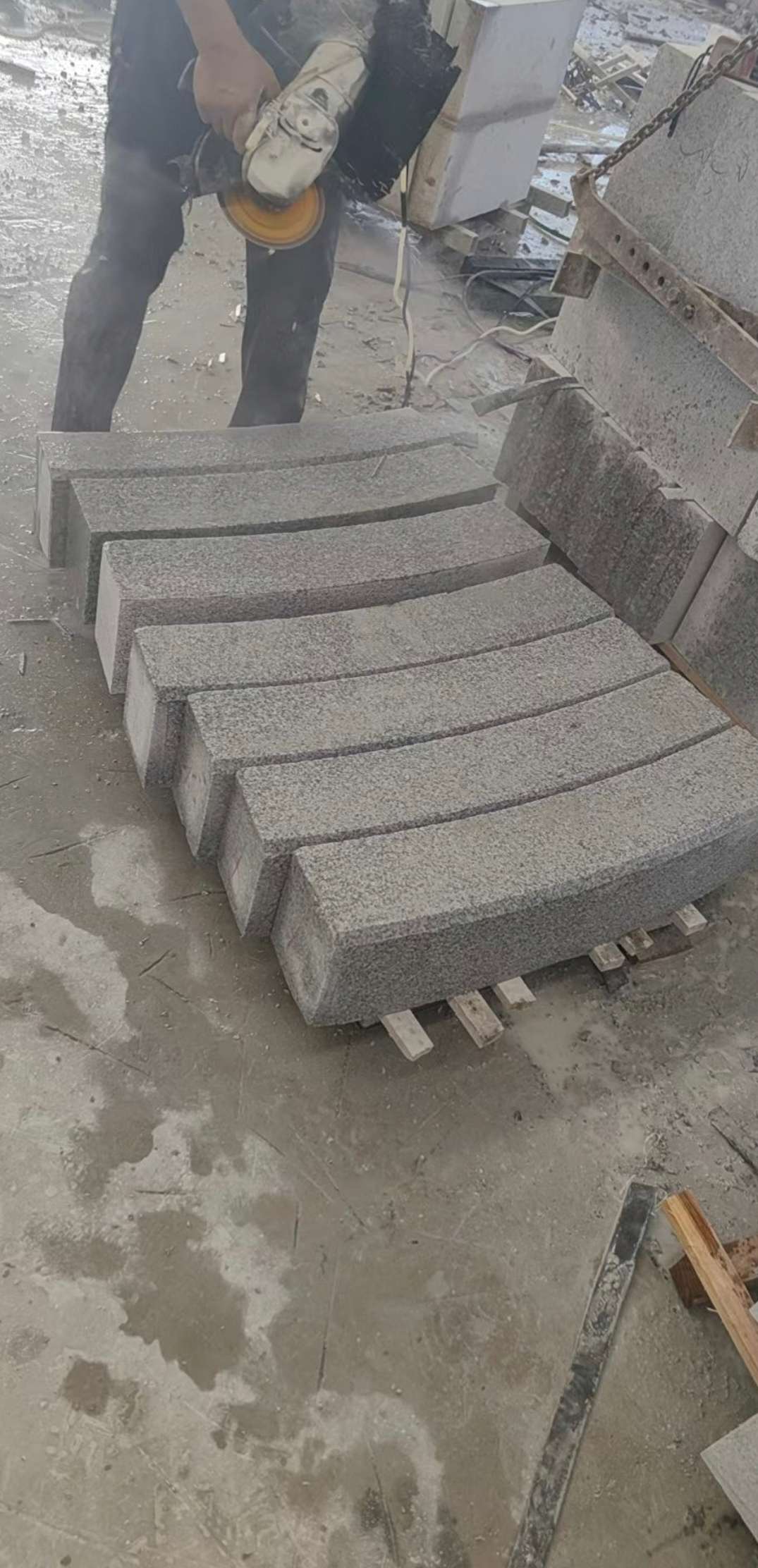 廊坊芝麻白弧形路牙石